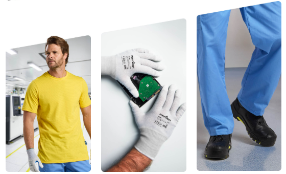 Trabalhador com casaco ESD azul e tablet na mão. Ao fundo, equipamento técnico. À direita, uma faixa com padrão azul-água e um quadrado amarelo com o símbolo ESD.