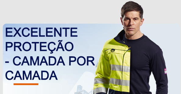 Trabalhador de meia-idade com cabelo castanho curto vestindo roupas de trabalho multi-turno. A metade direita de seu corpo está vestida apenas com uma longa camisa preta e calças, a metade direita de seu corpo usa uma jaqueta, calças de alta visibilidade e luvas.